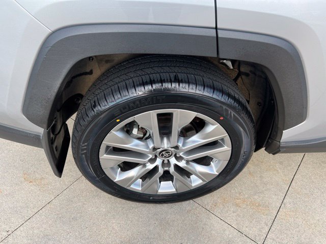 Used 2021 Toyota RAV4 XLE Premium AWD/4WD image 12