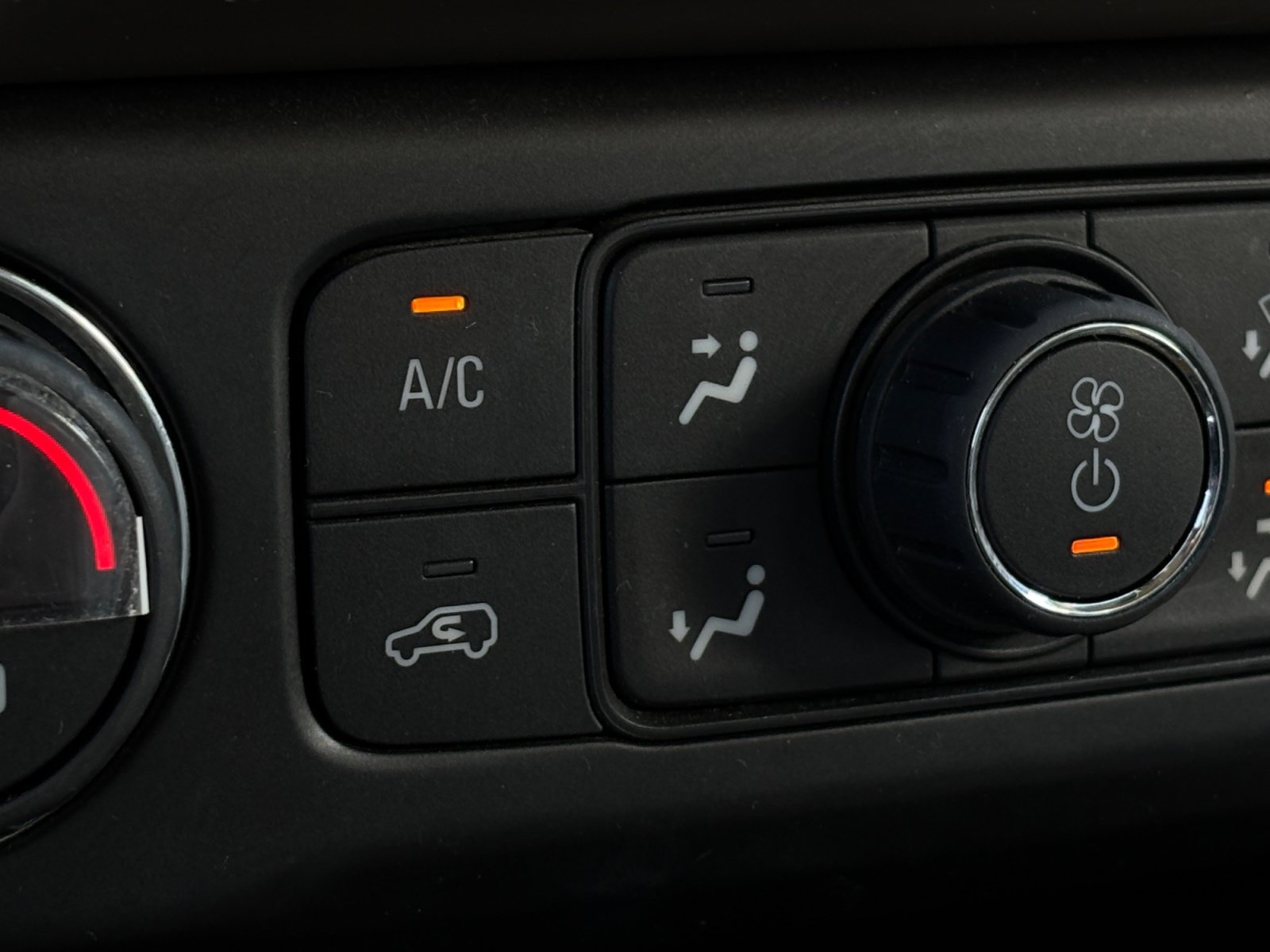 Used 2017 GMC Acadia Denali w/ Technology Package FWD image 25