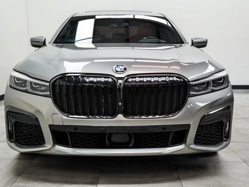 Used 2022 BMW 750i xDrive w/ Luxury Rear Seating Package AWD/4WD image 6
