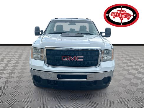 Used 2011 GMC Sierra 3500 W/T RWD image 2