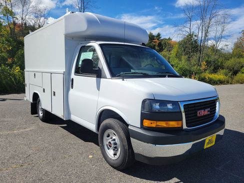 New 2025 GMC Savana 3500 w/ Power Convenience Package image 3