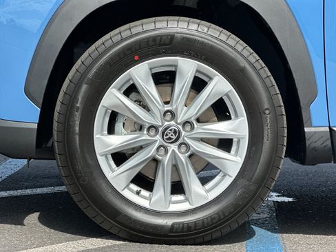 New 2026 Toyota Corolla Cross LE FWD image 32