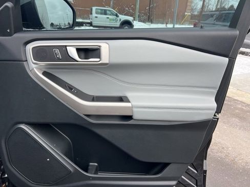 Used 2023 Ford Explorer XLT w/ Equipment Group 202A image 10