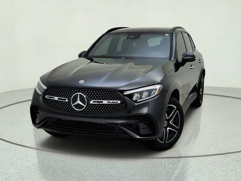Used 2024 Mercedes-Benz GLC 300 4MATIC image 2