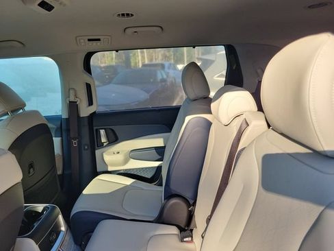 New 2026 Kia Carnival EX FWD image 26