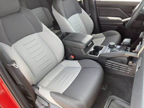 Used 2025 Toyota Tacoma TRD Sport AWD/4WD image 11