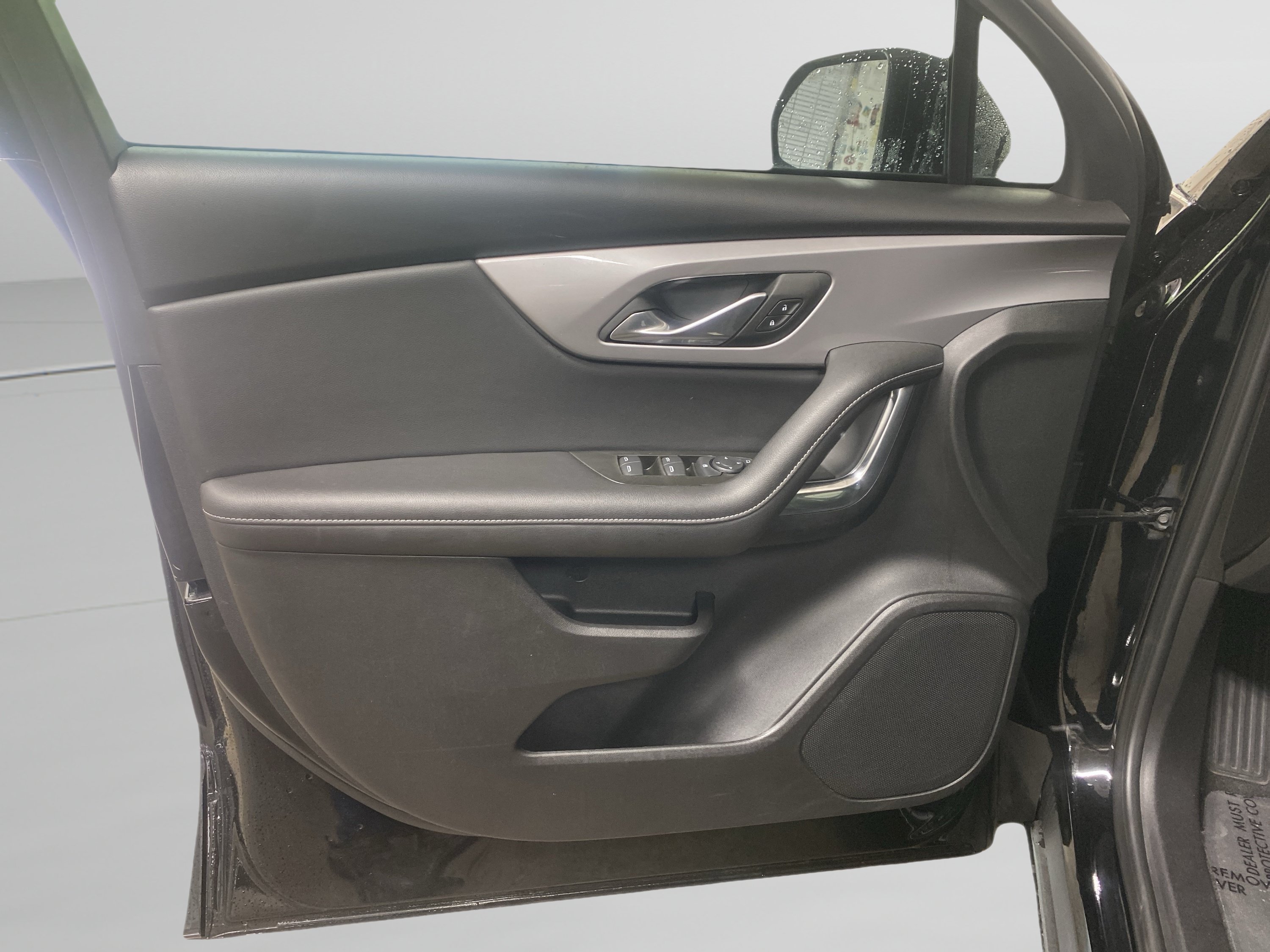 Used 2025 Chevrolet Blazer LT AWD/4WD image 13