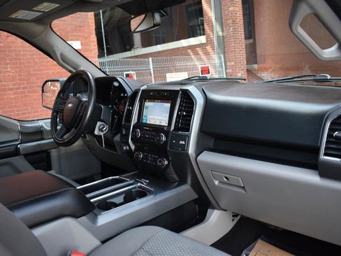 Used 2018 Ford F150 XLT w/ Equipment Group 302A Luxury AWD/4WD image 20