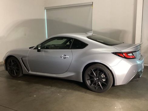 Used 2025 Toyota GR86 Premium w/ ALL Weather Mat Package (TMS) image 9