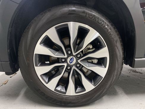 Used 2025 Subaru Outback Limited AWD/4WD image 23