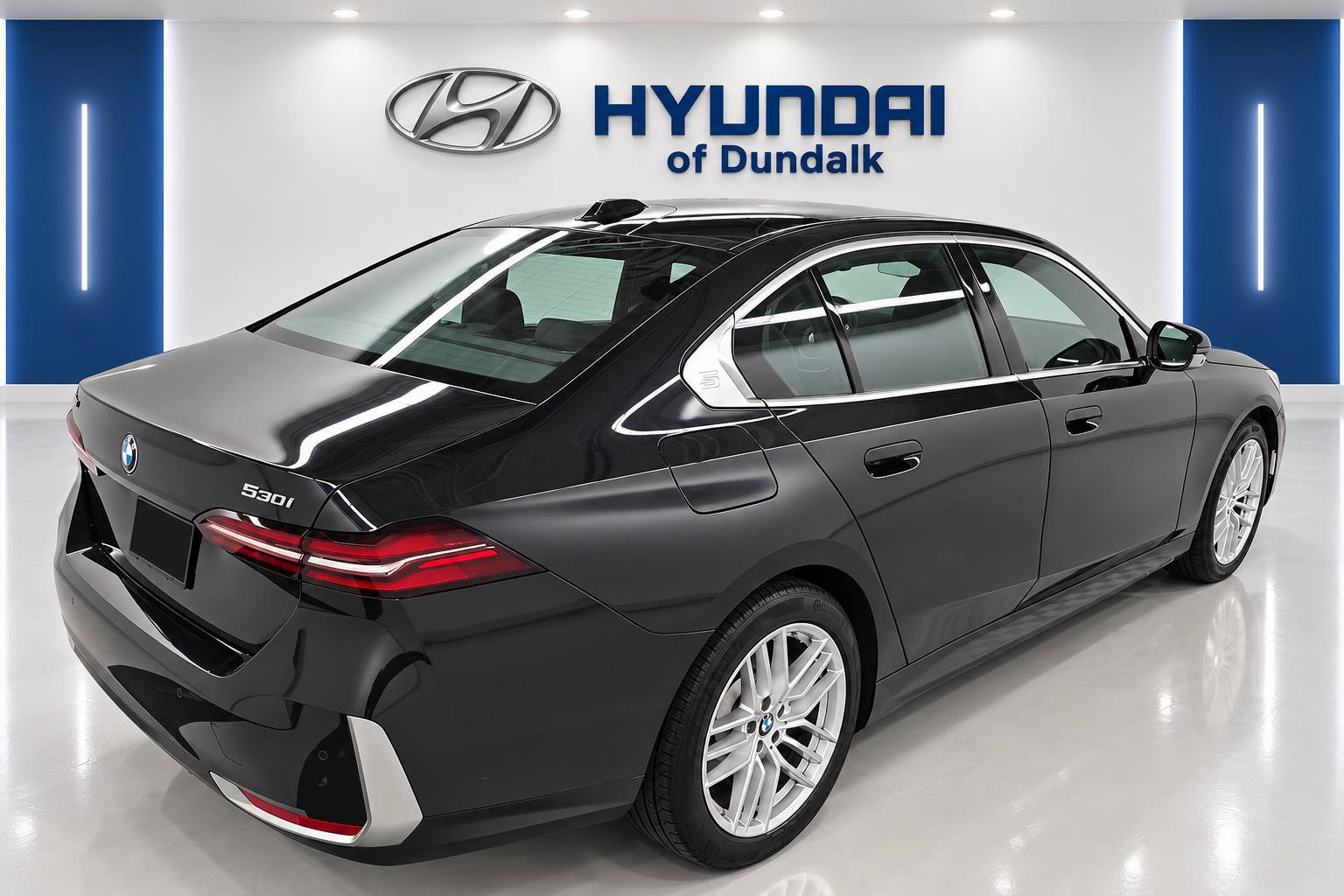 Used 2024 BMW 530i xDrive w/ Executive Package AWD/4WD image 4
