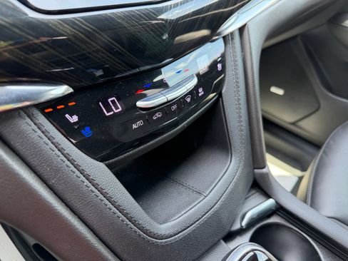 Used 2021 Cadillac XT6 Premium Luxury FWD image 23