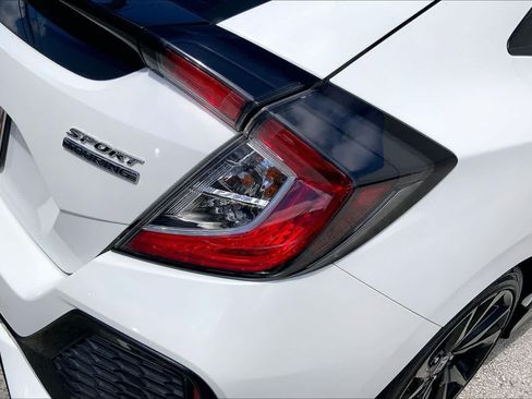 Used 2018 Honda Civic Sport Touring image 32
