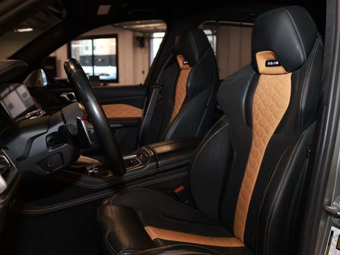 Used 2021 BMW X5 M w/ Competition Package image 11