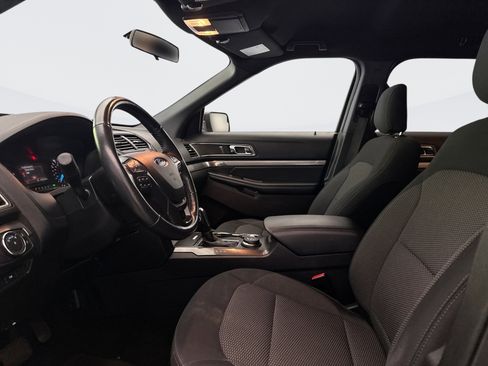 Used 2019 Ford Explorer XLT w/ Class III Trailer Tow Package image 9