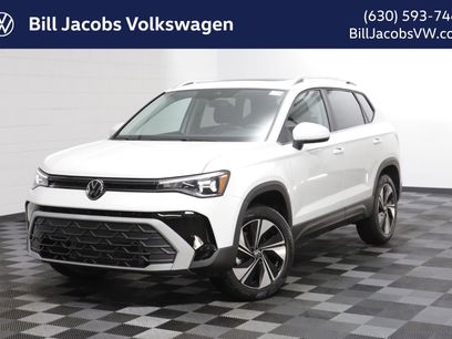 Used 2026 Volkswagen Taos SE w/ Panoramic Sunroof Package