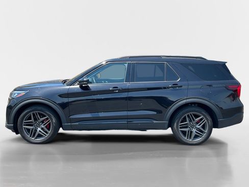 Used 2025 Ford Explorer ST w/ Sun And Sound Package AWD/4WD image 2