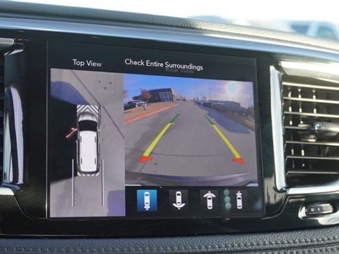 Used 2020 Chrysler Pacifica Limited w/ Tire & Wheel Group image 25