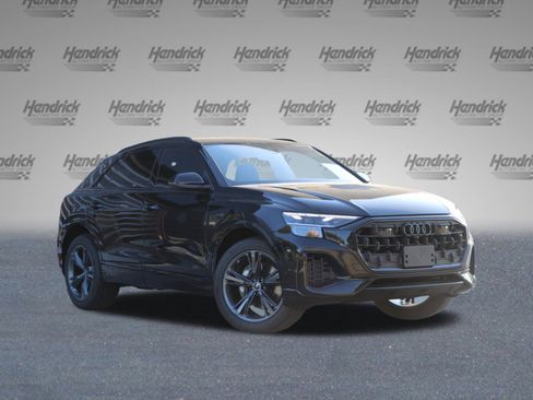 New 2026 Audi Q8 Premium image 2