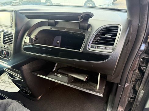 Used 2019 Dodge Grand Caravan SE image 32