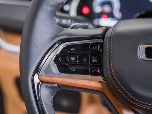 New 2025 Jeep Grand Cherokee Summit image 31