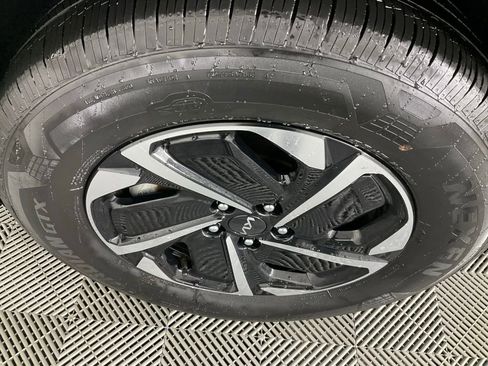 Used 2023 Kia Sportage LX image 10