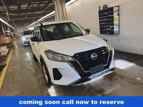 Used 2023 Nissan Kicks S FWD image 1