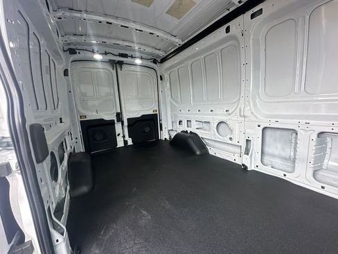 New 2026 Ford Transit 250 148 Medium Roof image 37