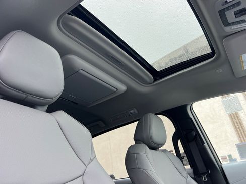 New 2026 Toyota Sienna XLE AWD/4WD image 18