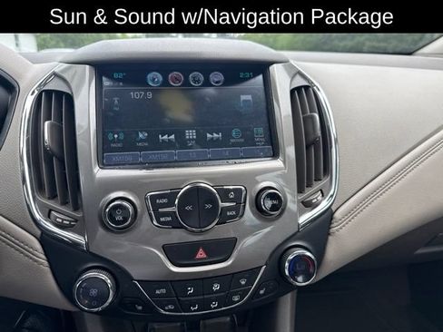 Used 2018 Chevrolet Cruze Premier FWD image 23