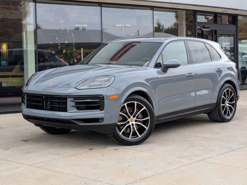 Certified 2026 Porsche Cayenne AWD/4WD image 1