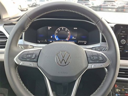 New 2026 Volkswagen Taos SE image 9
