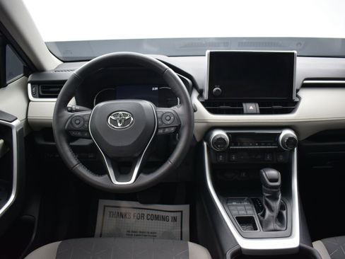 Used 2024 Toyota RAV4 XLE w/ Convenience Package AWD/4WD image 15