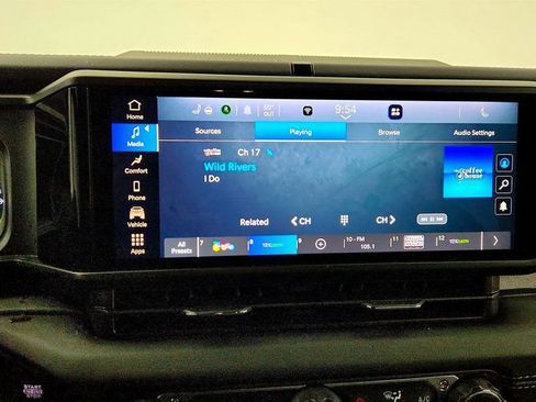 Used 2025 Jeep Wrangler Unlimited Sahara w/ Safety Group image 18