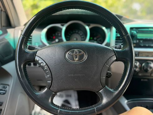 Used 2005 Toyota 4Runner SR5 RWD image 28
