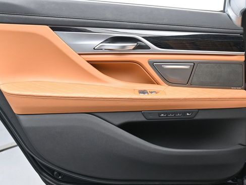 Used 2022 BMW 750i xDrive w/ Luxury Rear Seating Package image 20