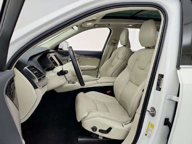 Certified 2025 Volvo XC90 T8 Ultra w/ Protection Package AWD/4WD image 22