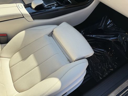 Used 2022 Mercedes-Benz CLA 250 image 32