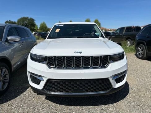 Used 2023 Jeep Grand Cherokee 4WD 4xe image 2