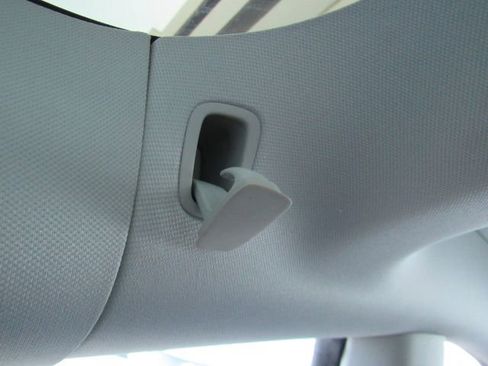 Used 2022 Tesla Model 3 Standard Range image 31