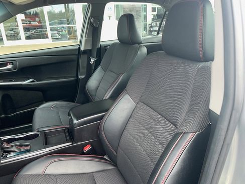 Used 2017 Toyota Camry SE image 19