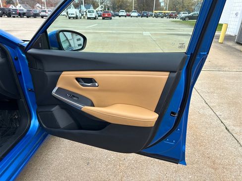 Used 2020 Nissan Sentra SV w/ SV Premium Package image 21