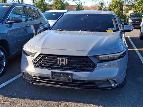 Used 2023 Honda Accord Touring image 4