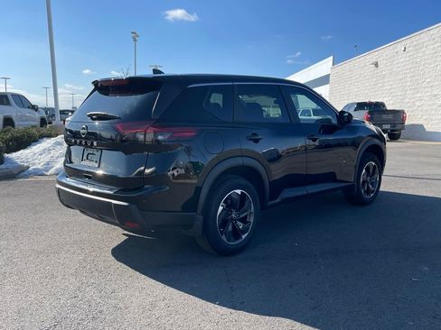 Used 2025 Nissan Rogue SV image 8