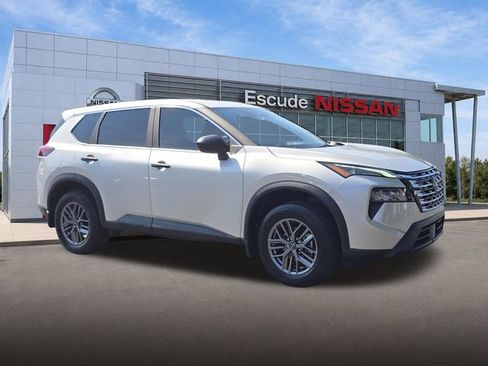 Used 2025 Nissan Rogue S AWD/4WD image 1