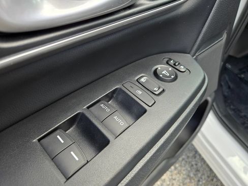 Used 2022 Honda CR-V Touring image 16