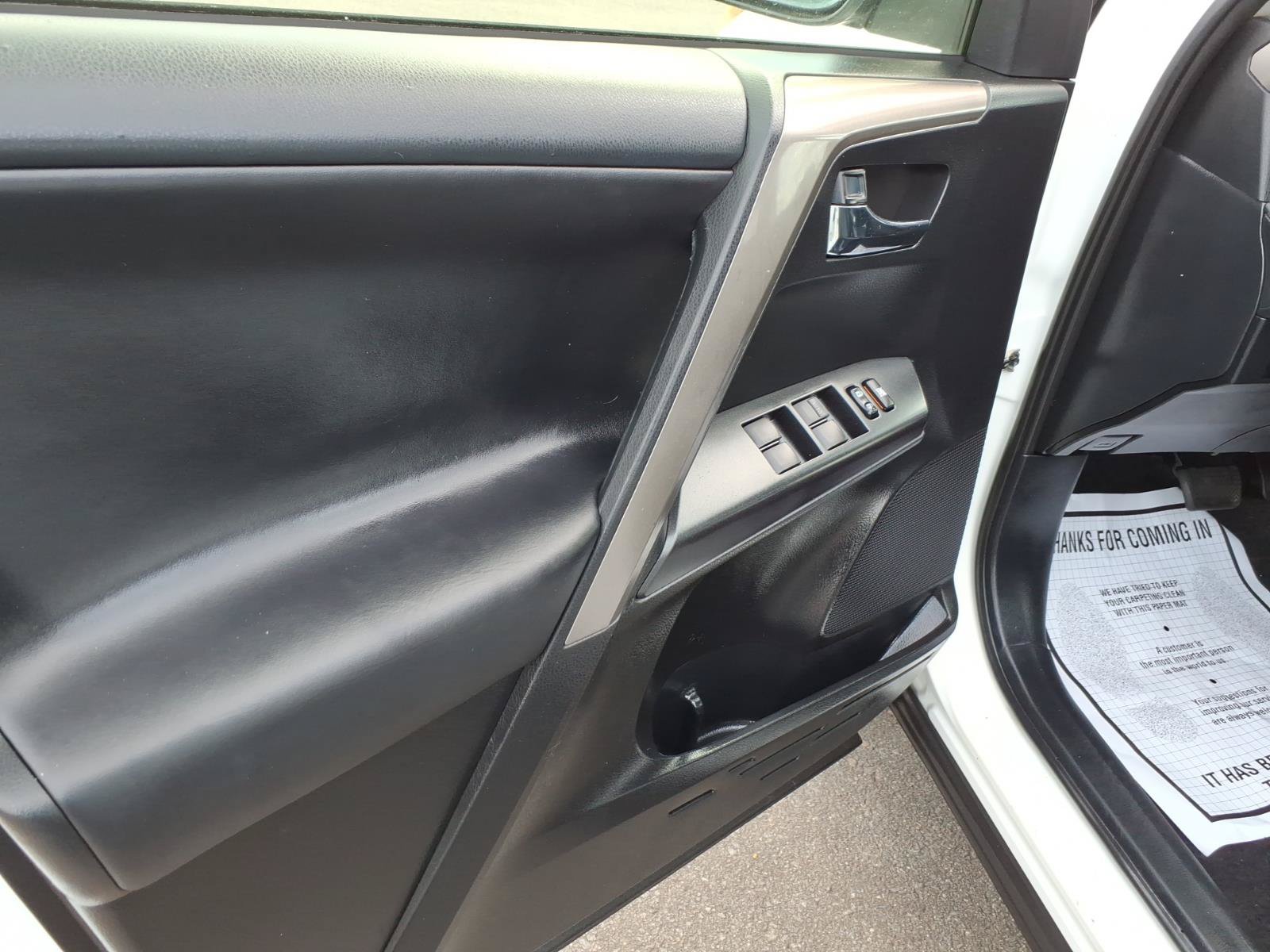 Used 2018 Toyota RAV4 XLE w/ Plus Extra Value Package FWD image 11