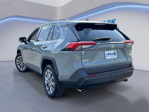 Used 2022 Toyota RAV4 XLE Premium FWD image 4