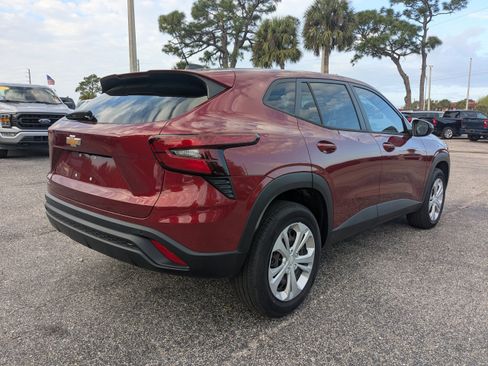 Used 2024 Chevrolet Trax LS w/ Driver Confidence Package image 4