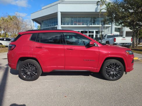 Used 2023 Jeep Compass Limited image 4